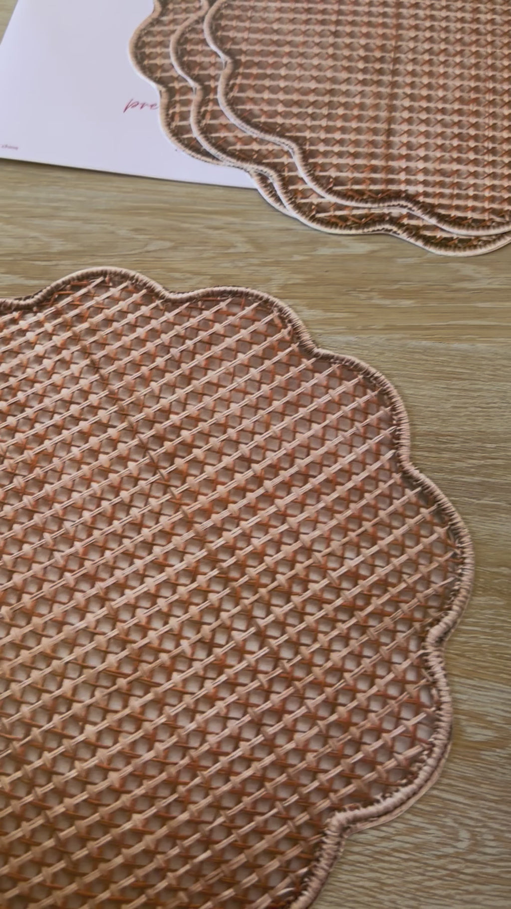 Rattan Print Scallop Edge Placemat- Set of 4